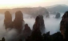 张家界黄石寨雨后初晴现壮美云海（图）