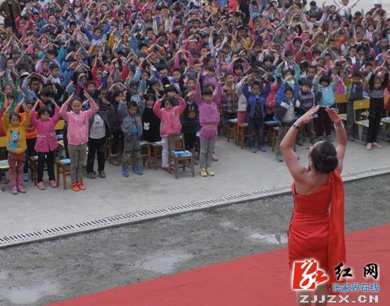 桑植民歌进校园巡回演出